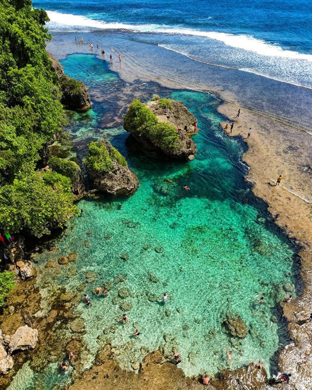 Magpupungko Tidal Pools in Pilar, Siargao Island